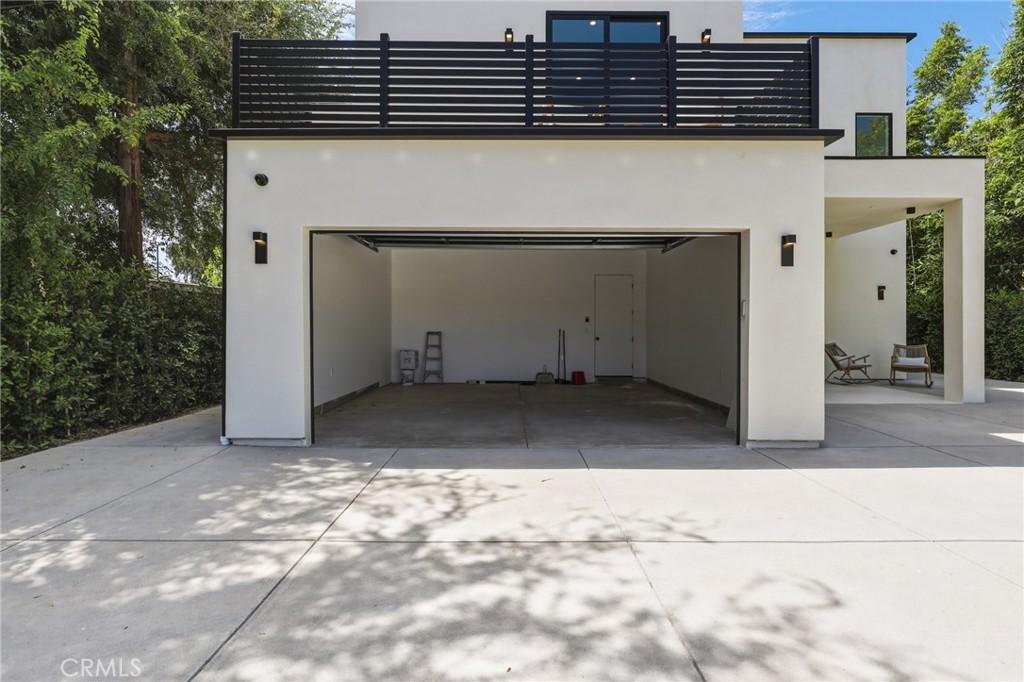main property photo 60