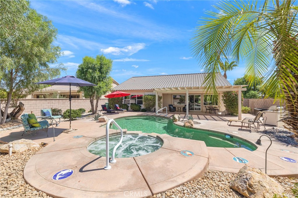 main property photo 50