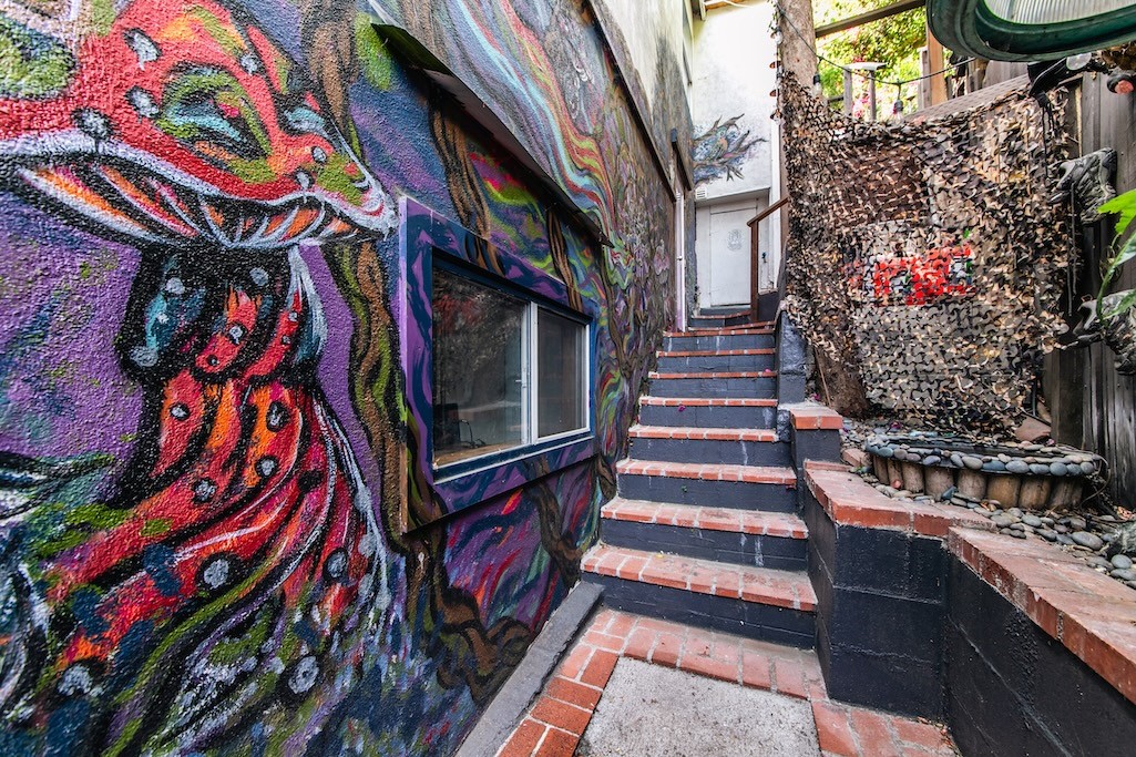 main property photo 17