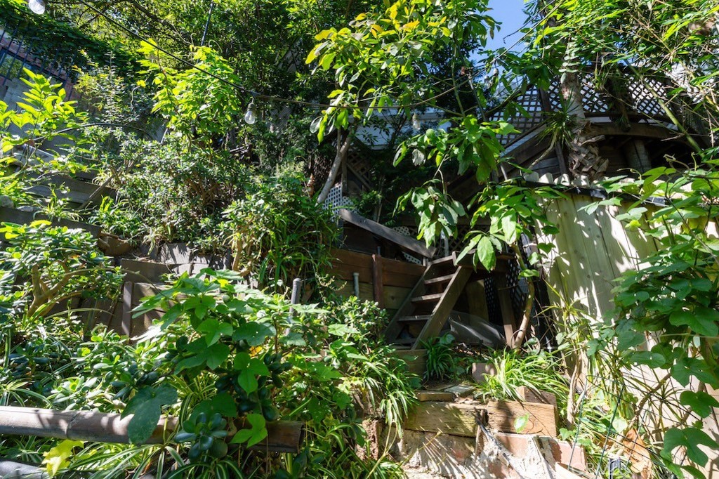 main property photo 45