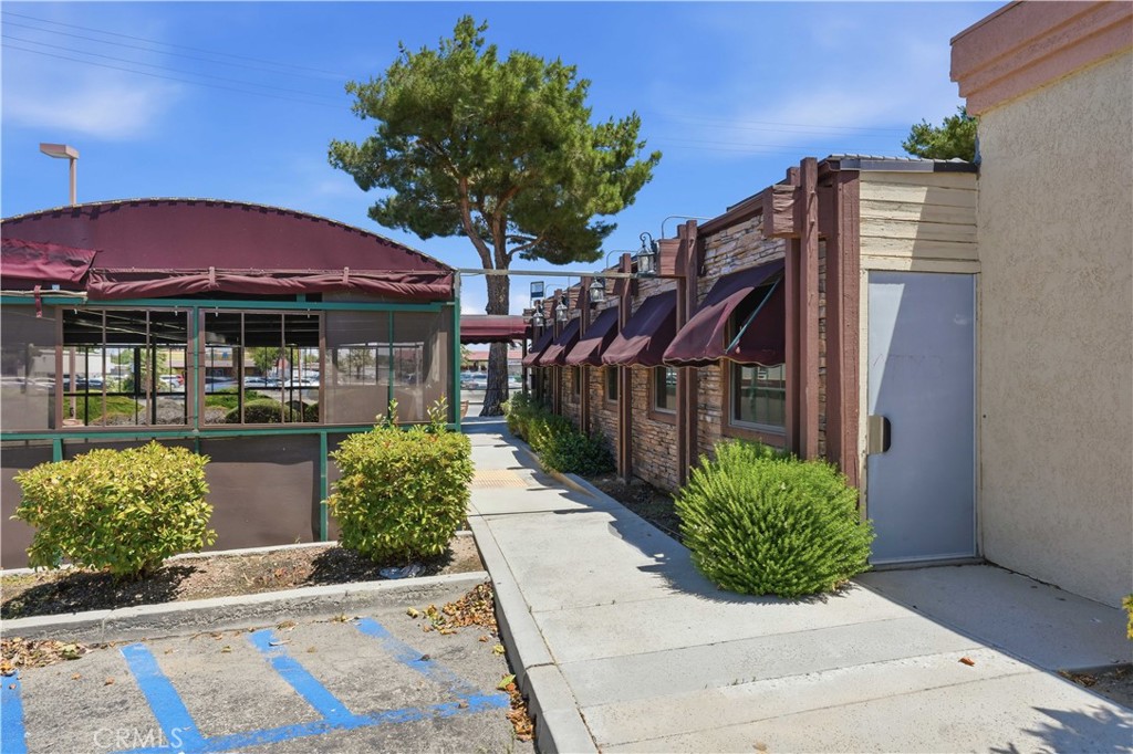 main property photo 8
