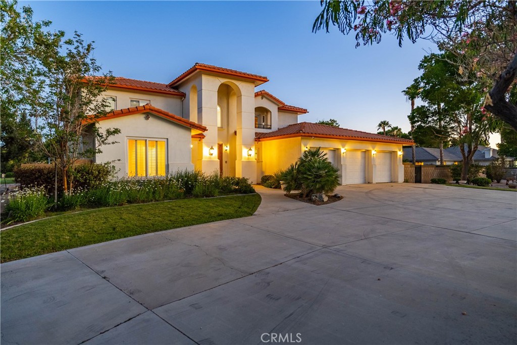 main property photo 6