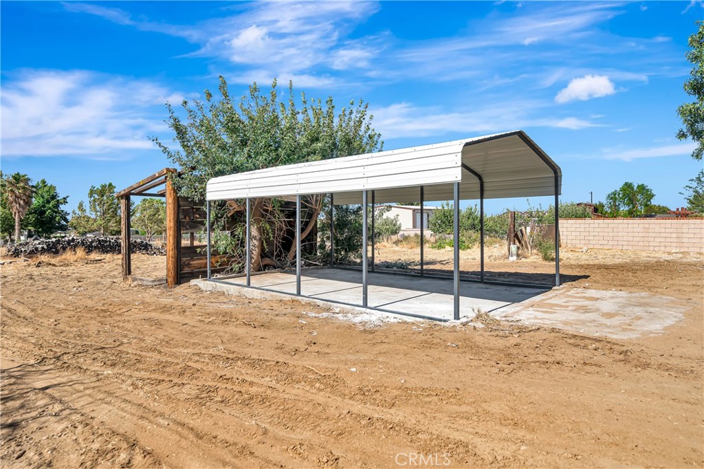 main property photo 28