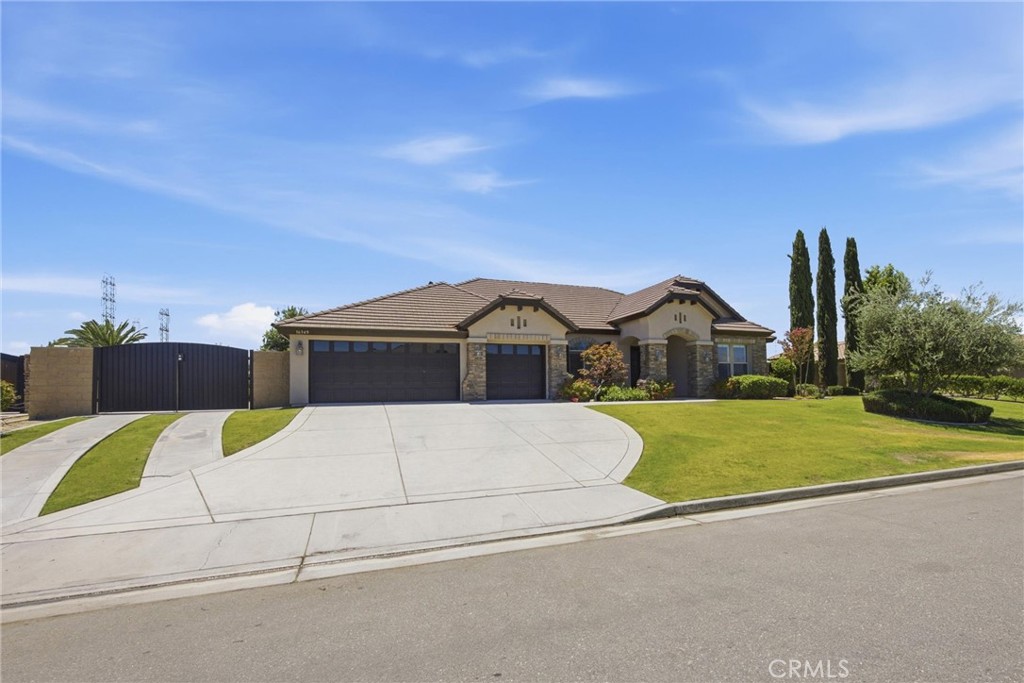 main property photo 8