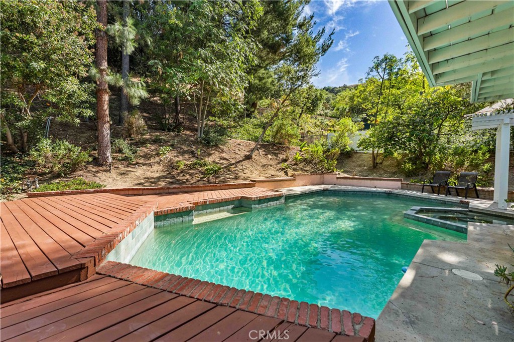 main property photo 29