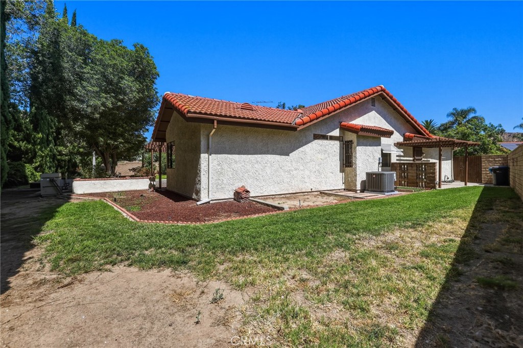 main property photo 45