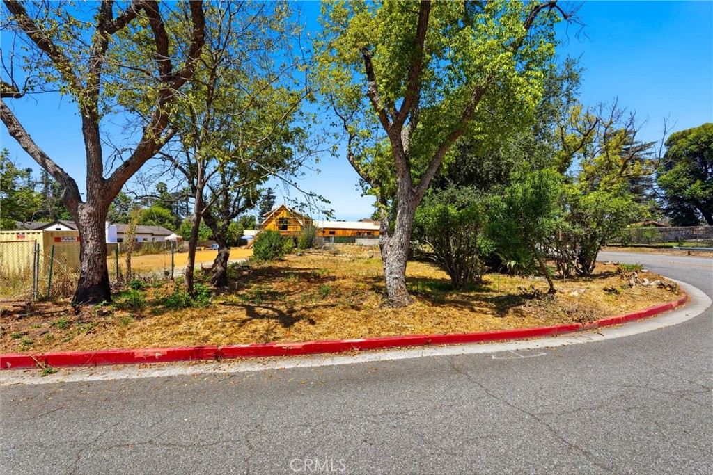 main property photo 17