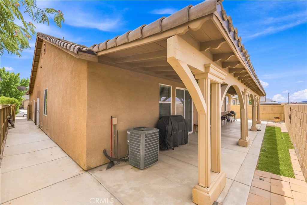 main property photo 30