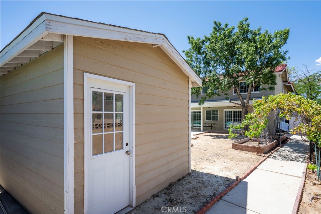 main property photo 23