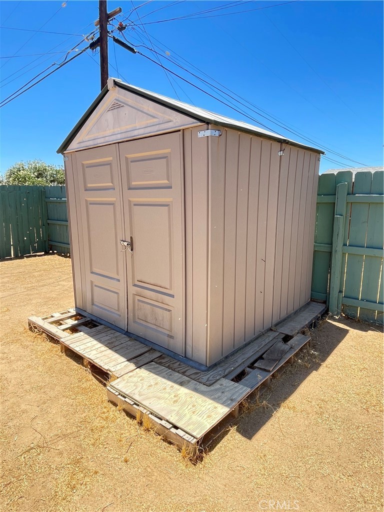 main property photo 40