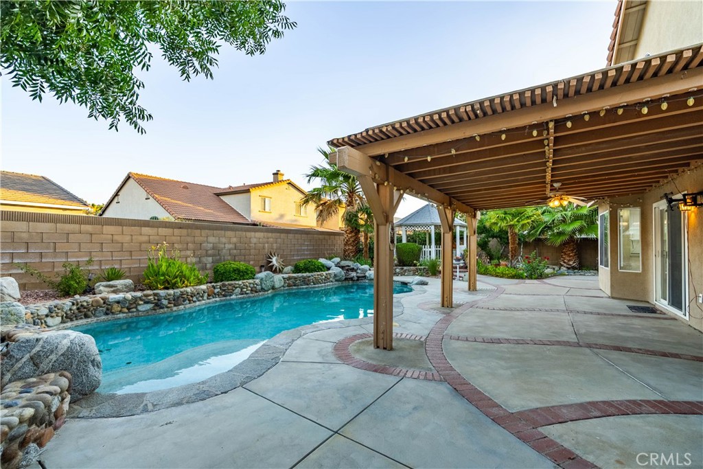 main property photo 41