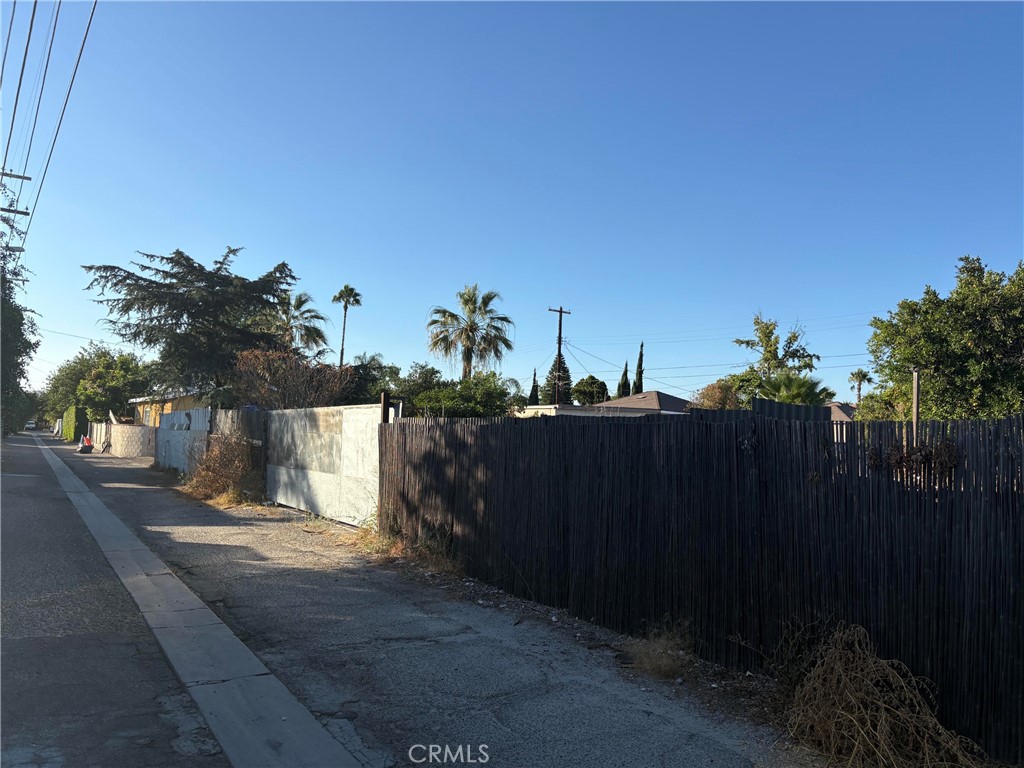 main property photo 28