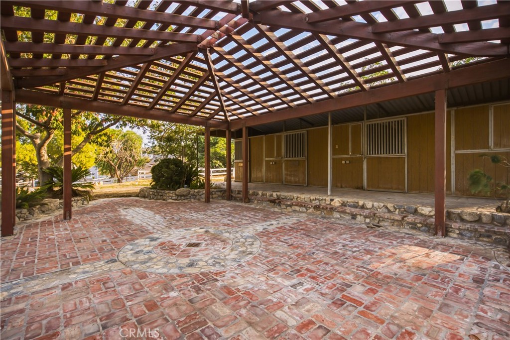 main property photo 50