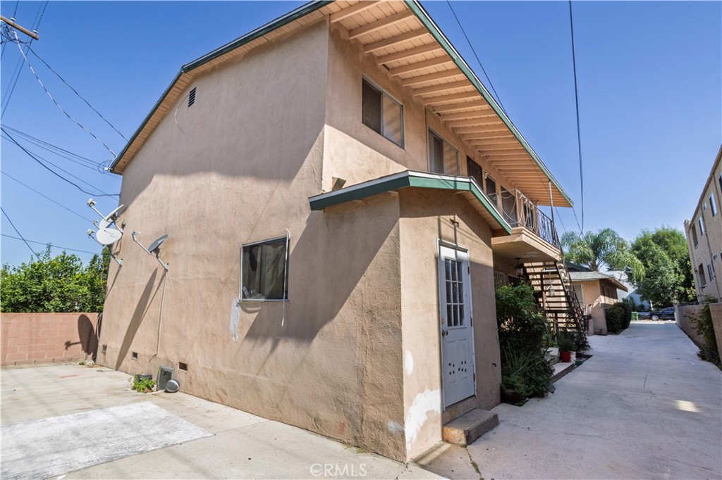 main property photo 23