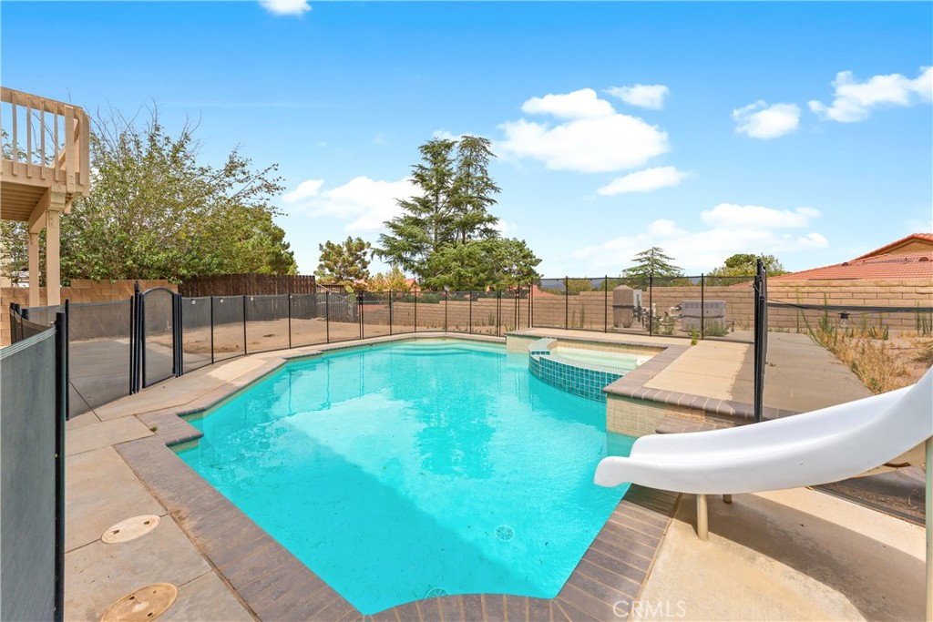 main property photo 45