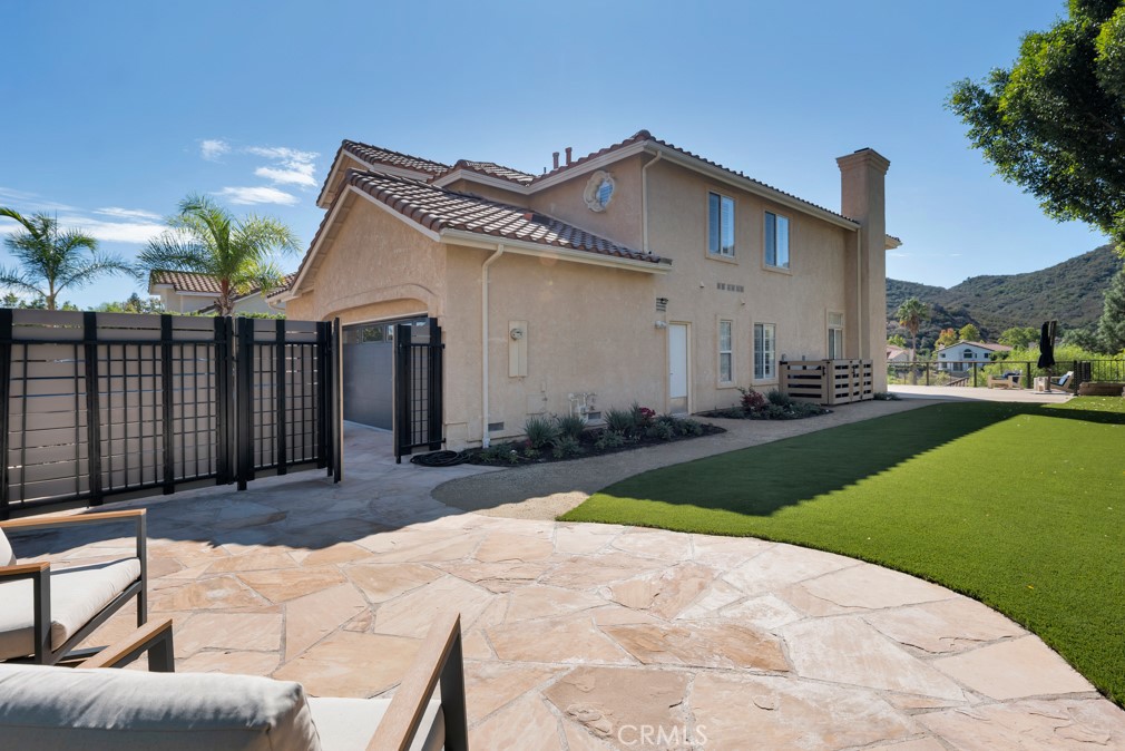 main property photo 28