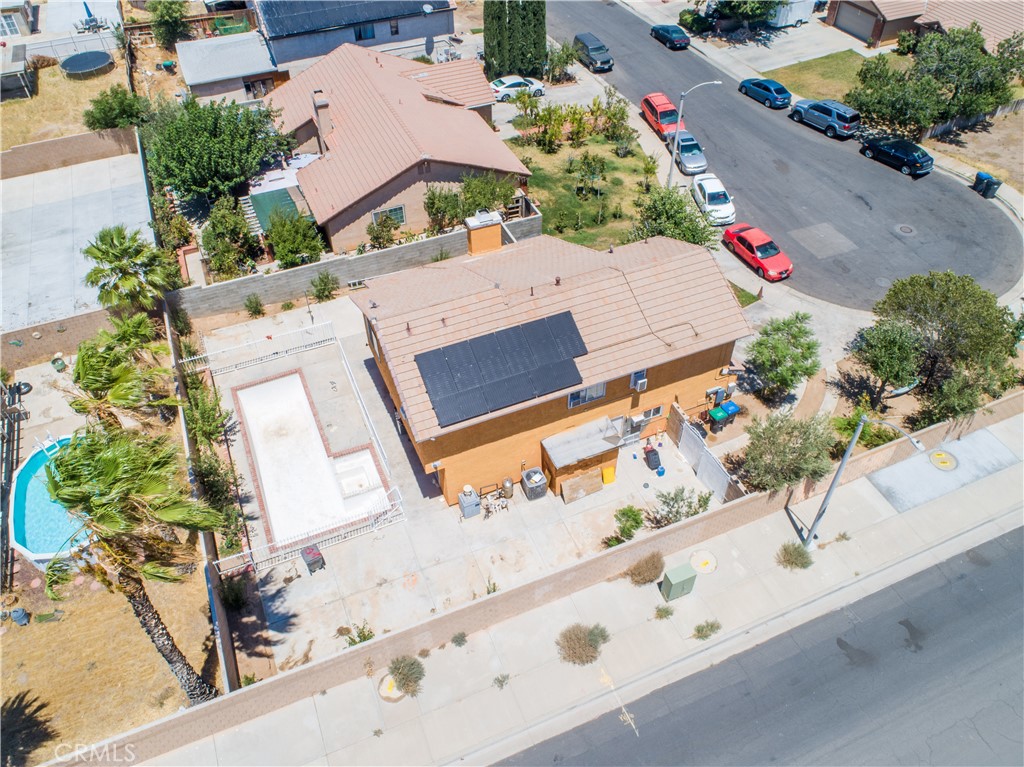 main property photo 28