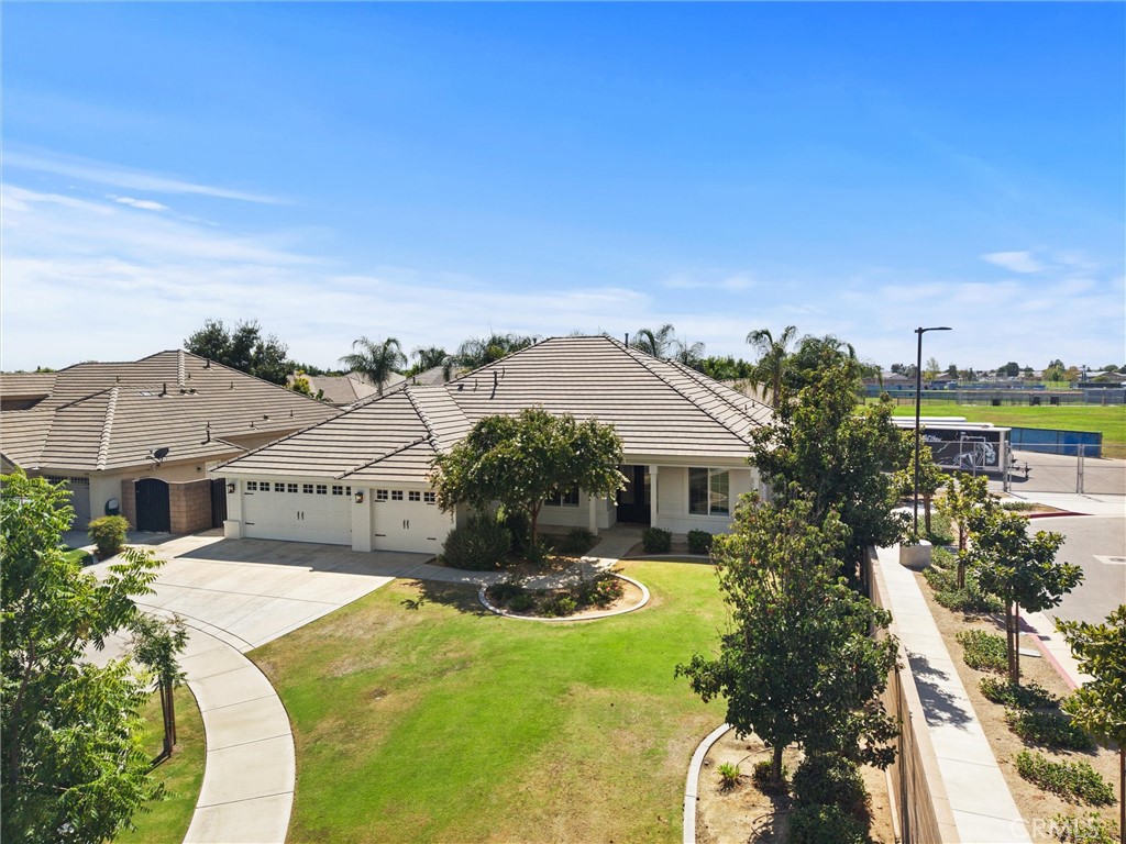 main property photo 6