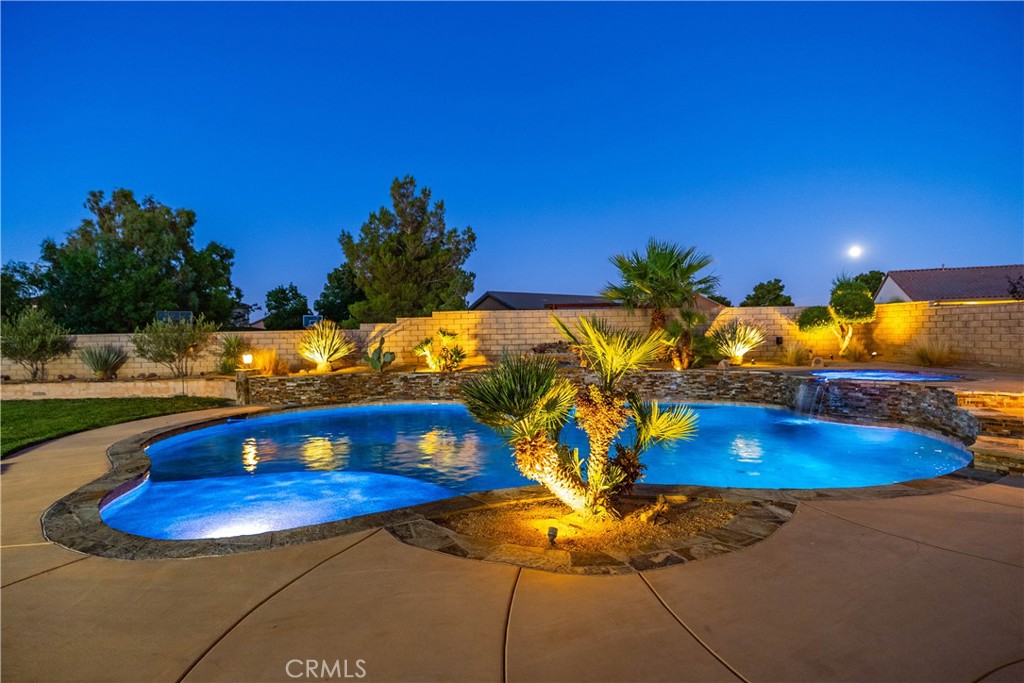 main property photo 3