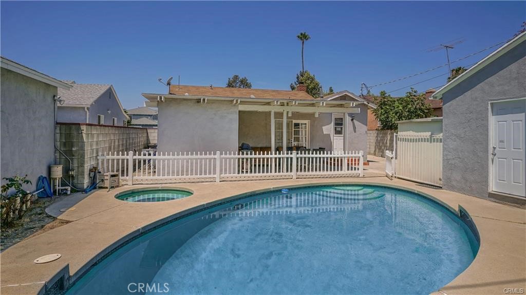 main property photo 14