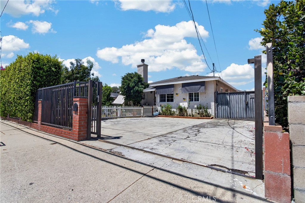 main property photo 28