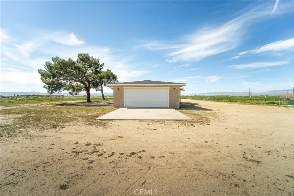 main property photo 25