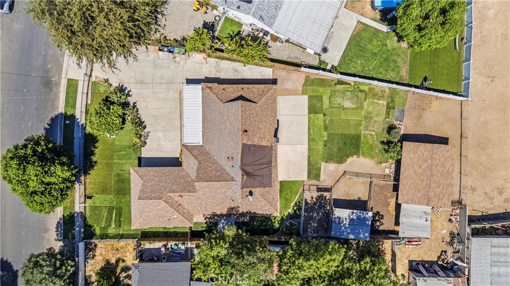 main property photo 40