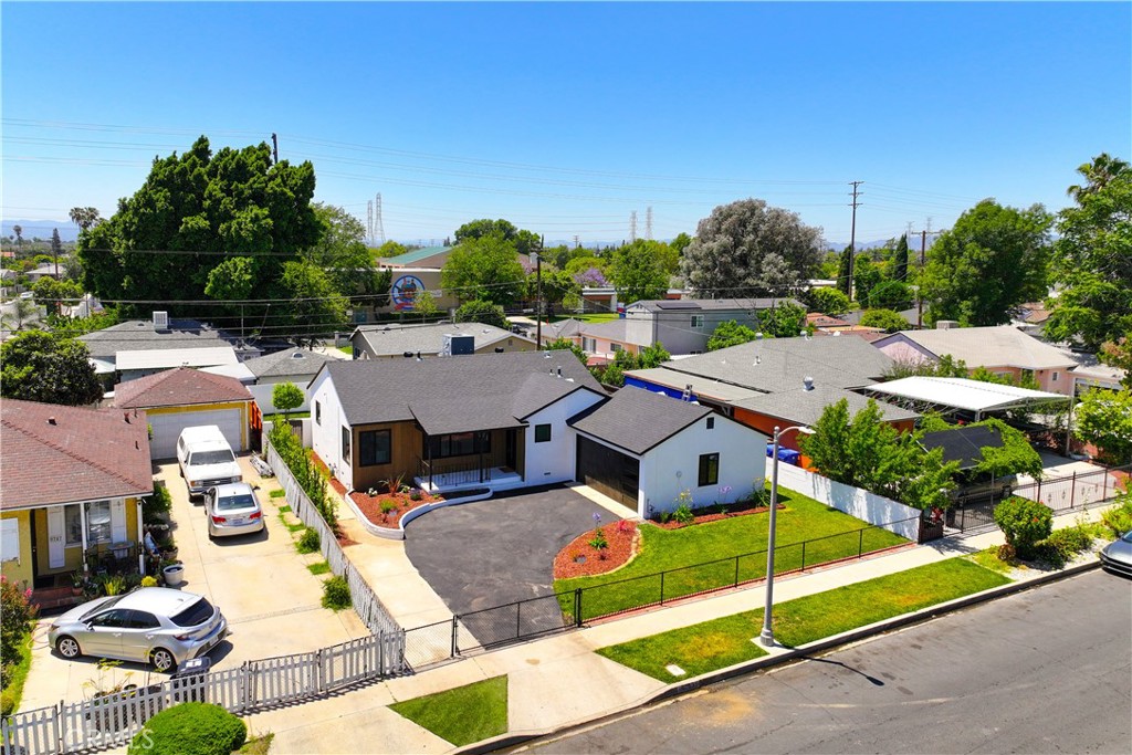 main property photo 50