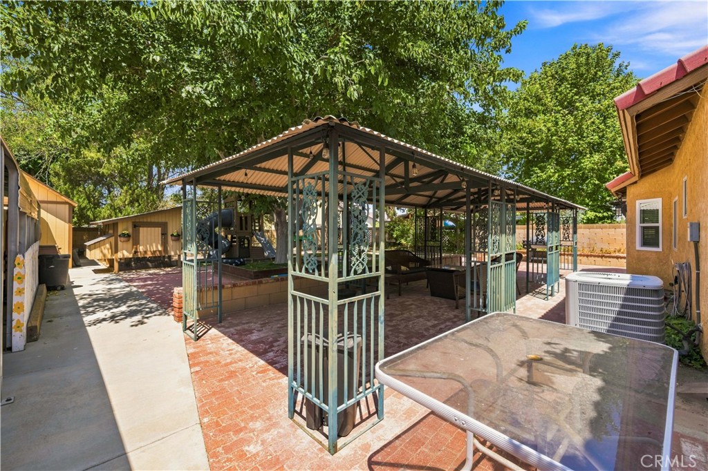 main property photo 32
