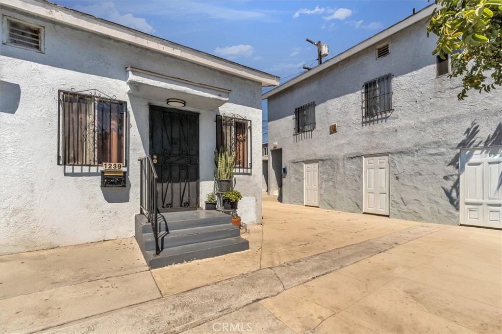 main property photo 11