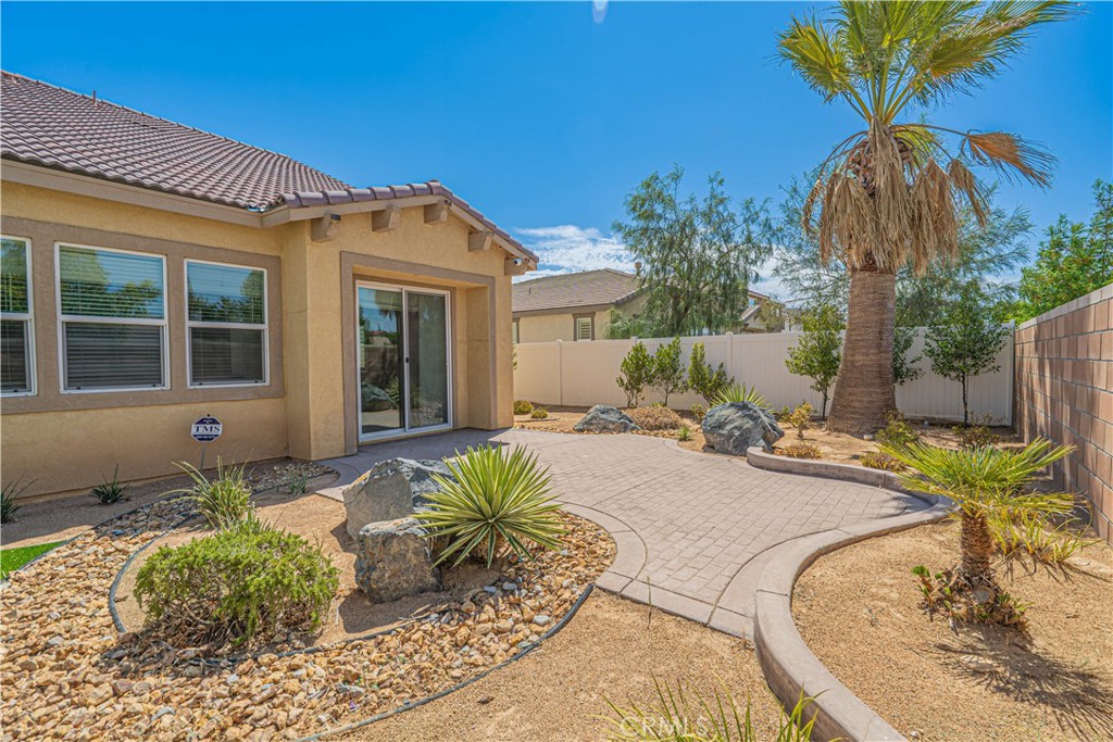 main property photo 25