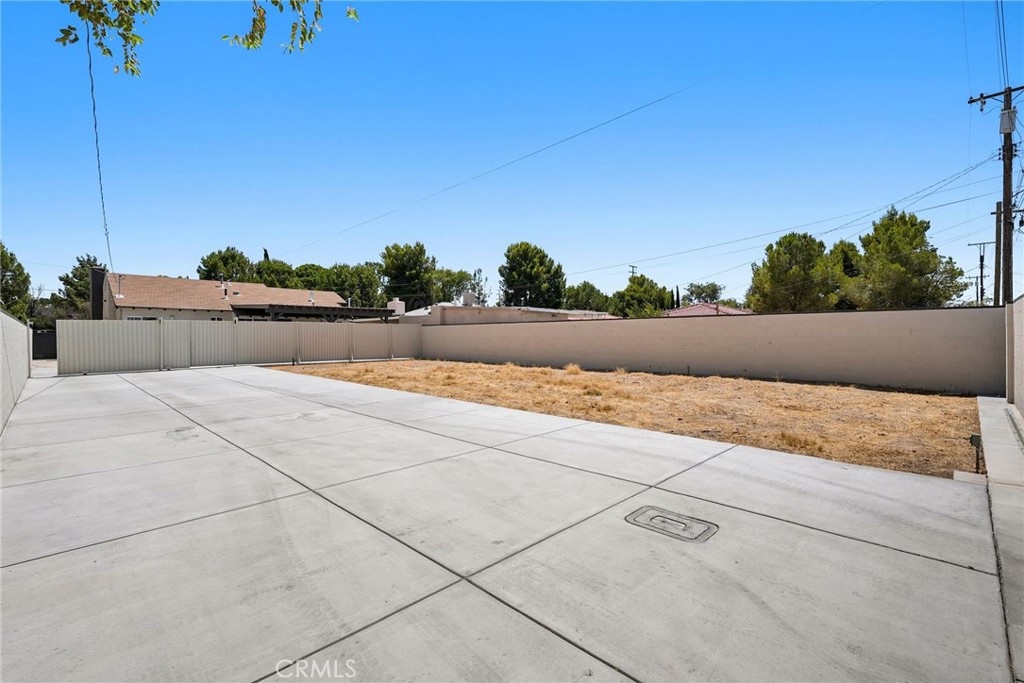 main property photo 40