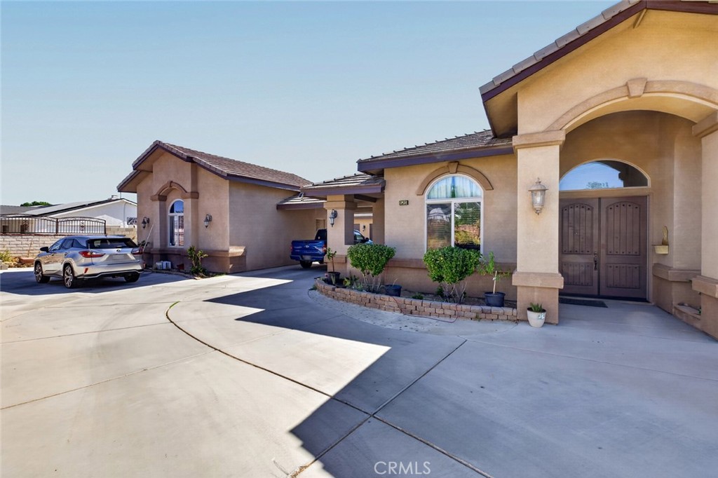 main property photo 13