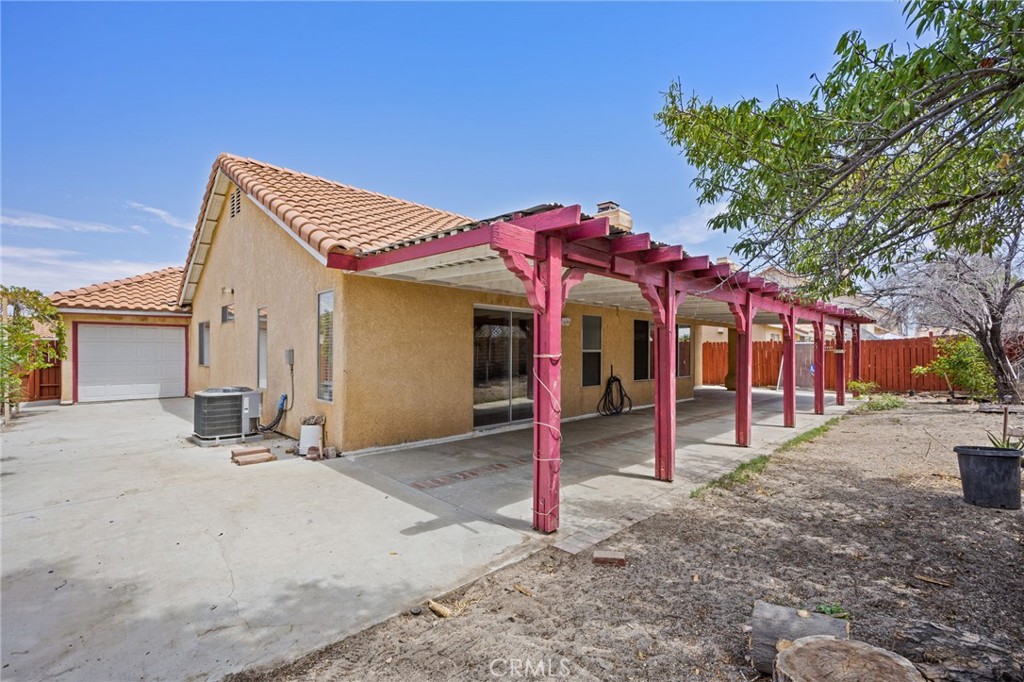 main property photo 28
