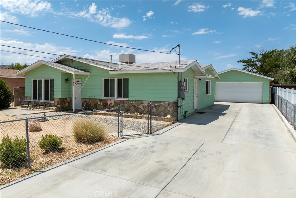 main property photo 18
