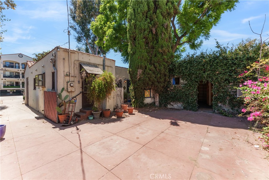 main property photo 16