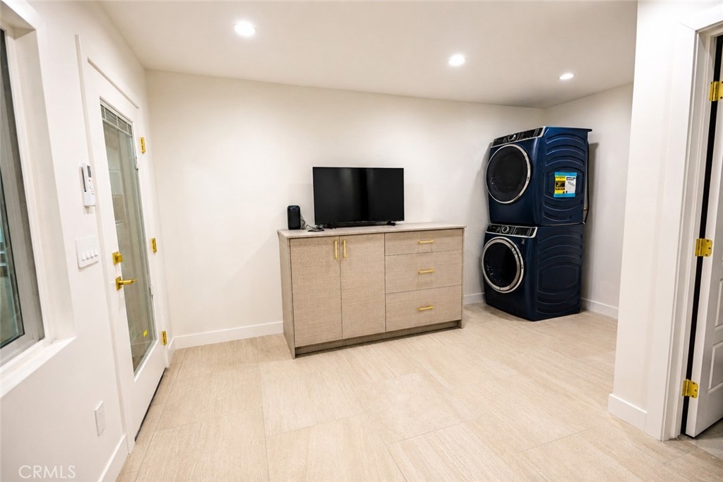 main property photo 67