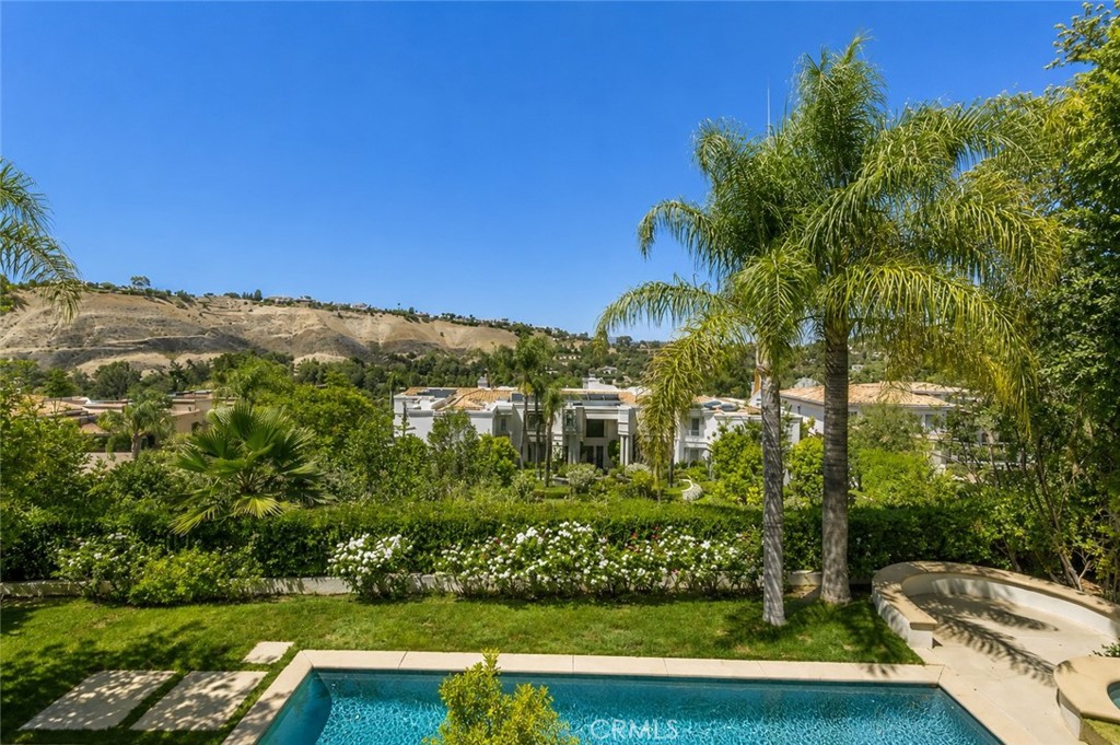 main property photo 31
