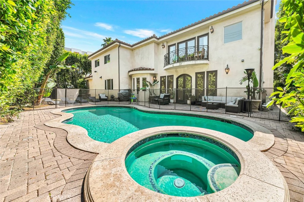 main property photo 14