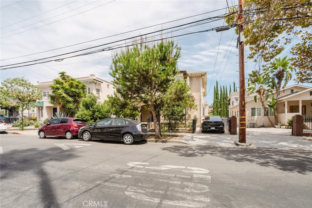 main property photo 28