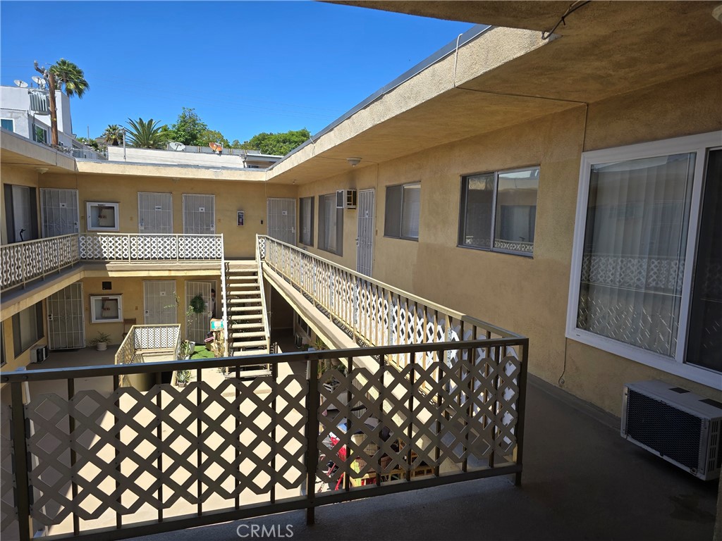 main property photo 10