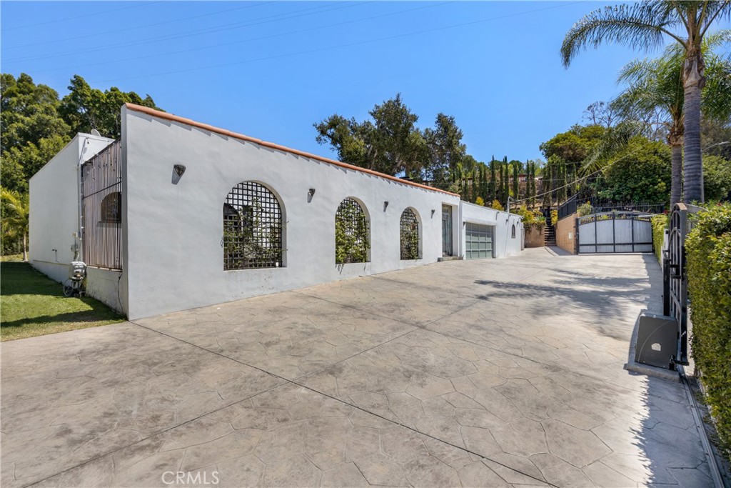 main property photo 31