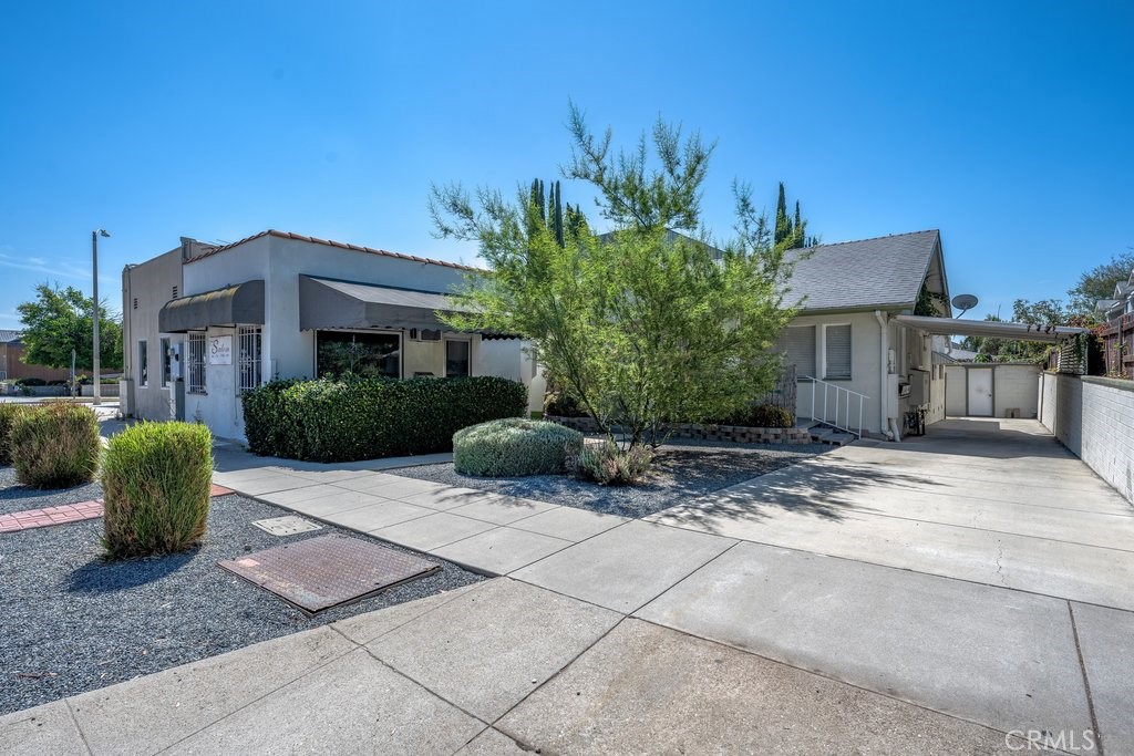 main property photo 8