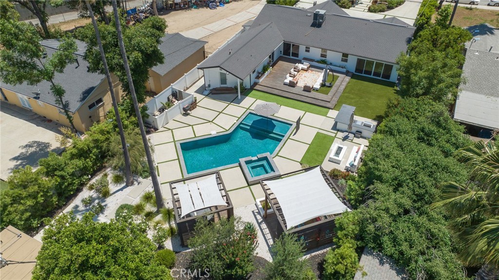 main property photo 50