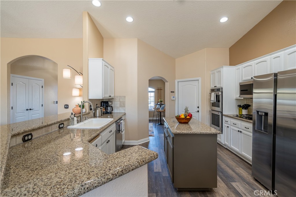 main property photo 14
