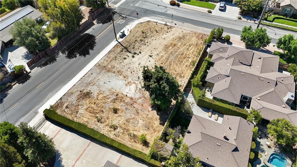 main property photo 10