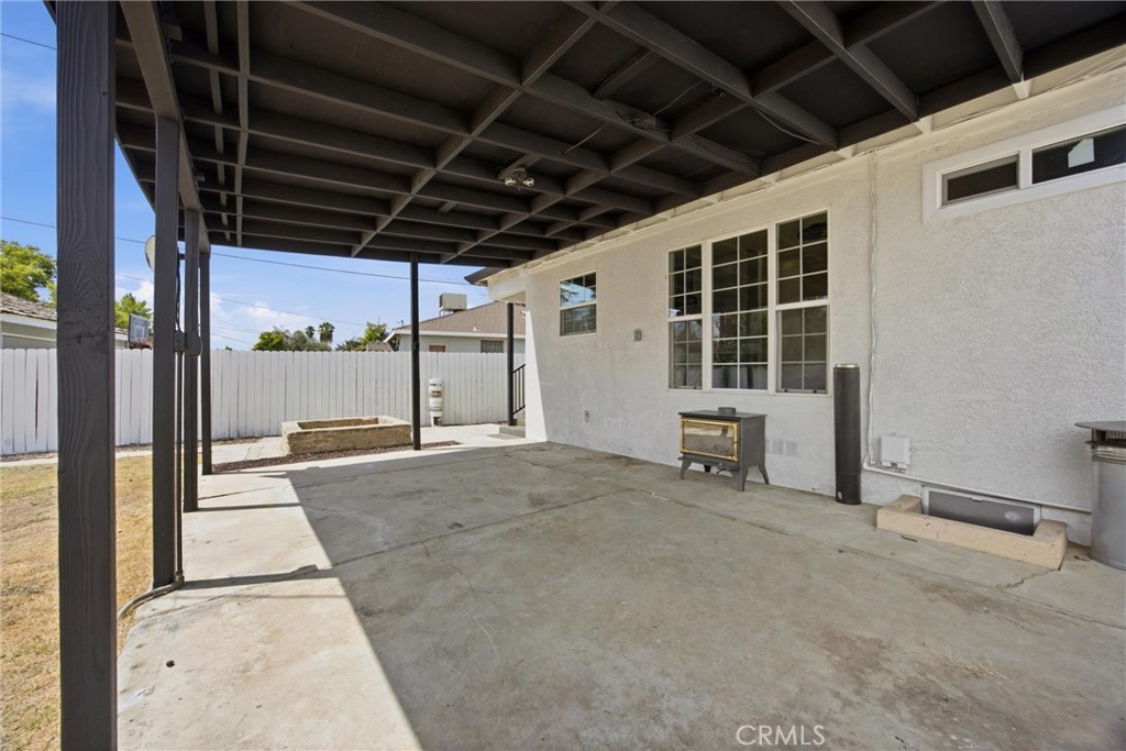 main property photo 28