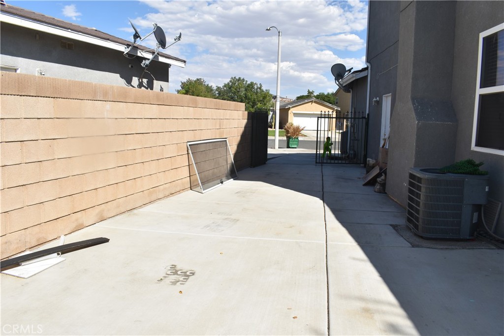 main property photo 11
