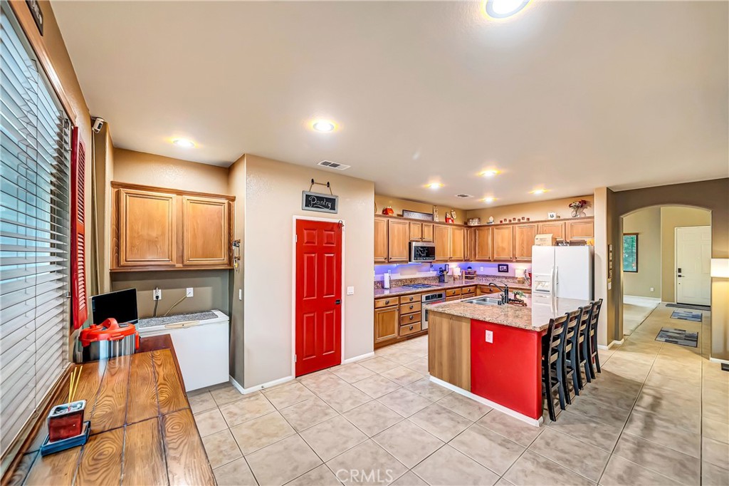 main property photo 17