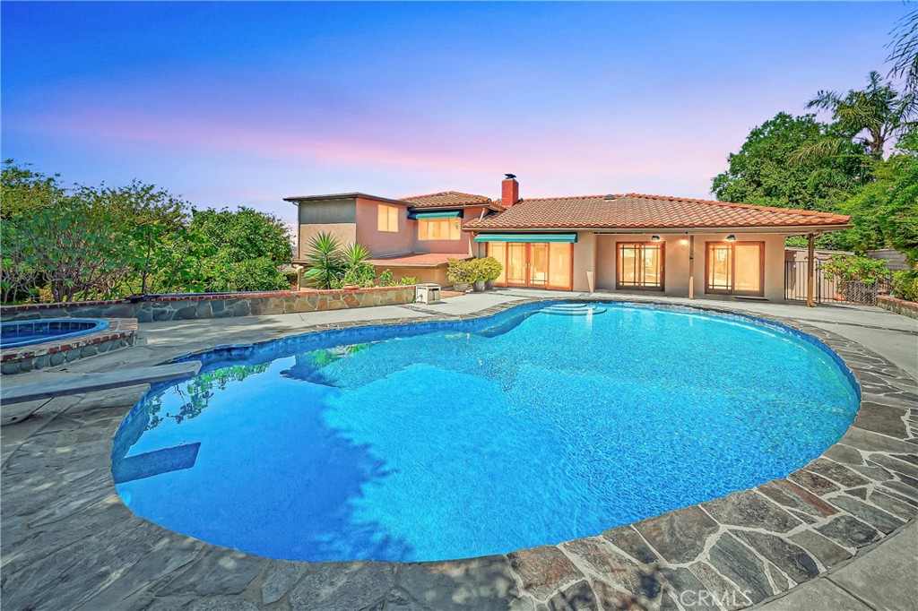 main property photo 11